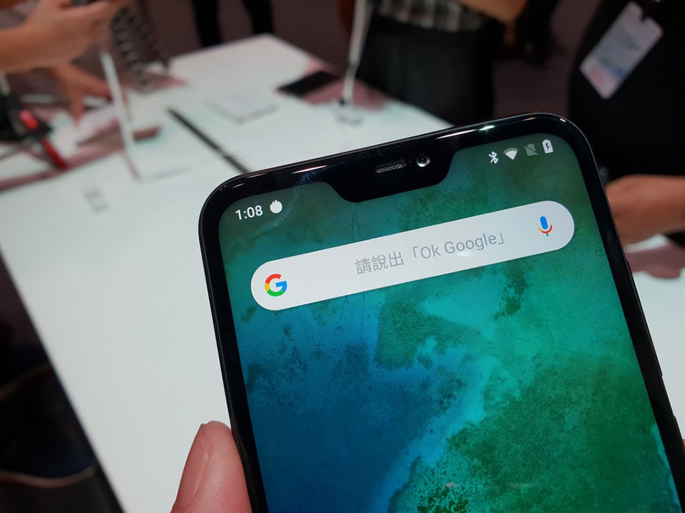Trên tay nhanh Xiaomi Mi A2 Lite Trên tay nhanh Xiaomi Mi A2 Lite