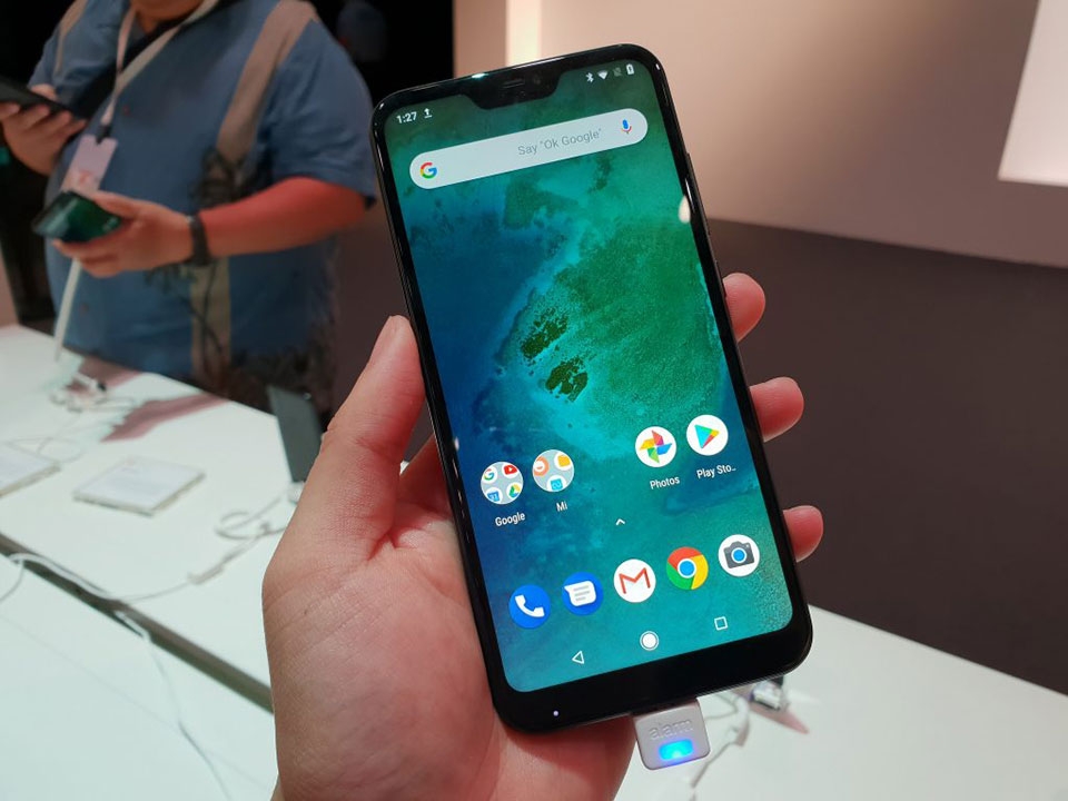 Trên tay nhanh Xiaomi Mi A2 Lite Trên tay nhanh Xiaomi Mi A2 Lite