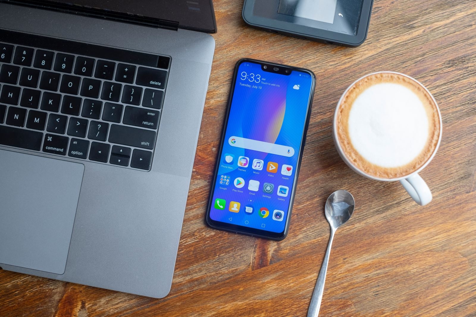 Chỉ với 500.000 đồng đặt trước Huawei Nova 3i, nhận bộ quà khủng đến hơn 120 triệu đồng tại FPT Shop