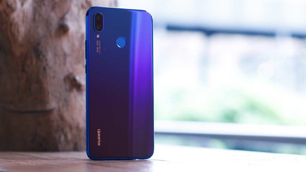 Cùng FPT Shop mở hộp Huawei Nova 3i - Bản thương mại đầu tiên tại Việt Nam