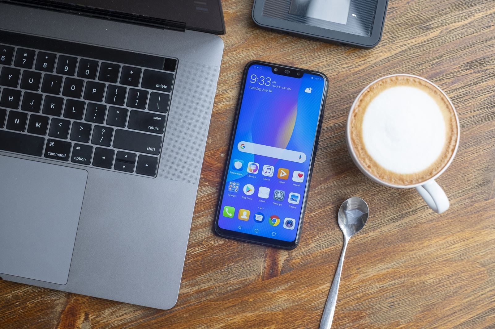 Huawei Nova 3i FPT Shop tặng thêm gói bảo hành miễn phí tận nhà cho khách đặt mua Huawei Nova 3i