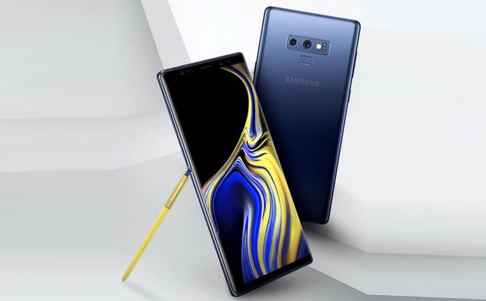 Mặt trước của Galaxy Note 9 vẫn là màn hình vô cực với các cạnh được làm gọn hơn.