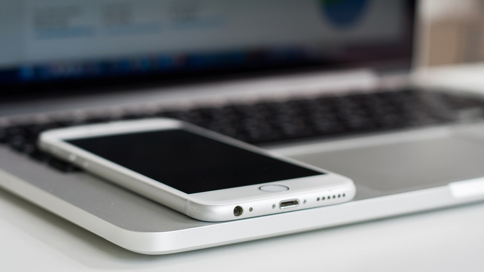 Trong tương lai các thiết bị của Apple có thể sạc không dây cho nhau Trong tương lai các thiết bị của Apple có thể sạc không dây cho nhau