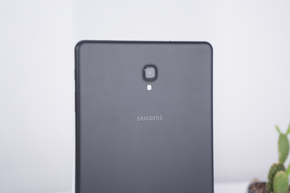 Trên tay Samsung Galaxy Tab A 10.5 inch
