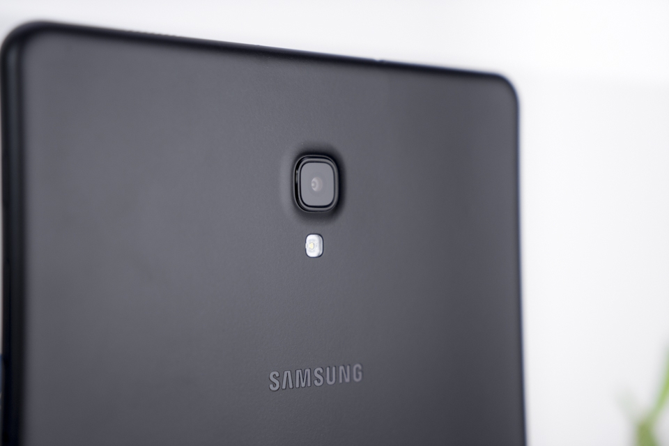 Trên tay Samsung Galaxy Tab A 10.5 inch