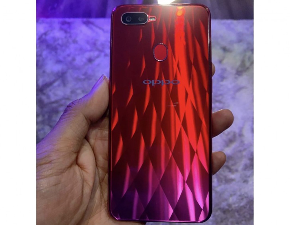 Lộ ảnh OPPO F9 (ảnh 2) Lộ ảnh OPPO F9 (ảnh 2)