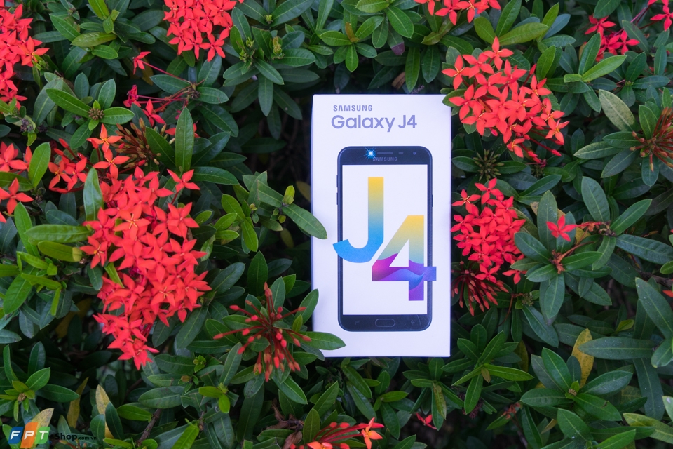 Galaxy J4 Lavender có bộ nhớ trong được nâng lên thành 32GB.