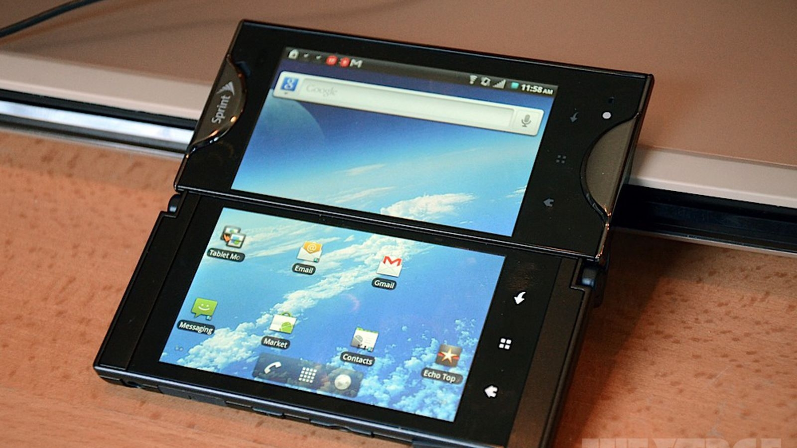 10 smartphone Android kì quặc nhất mọi thời đại 4
