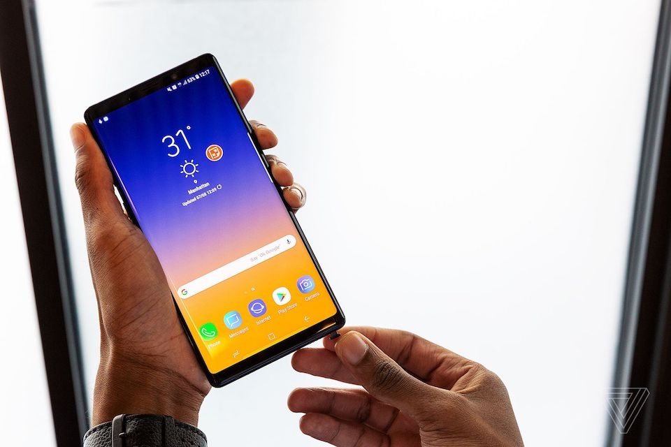 Galaxy Note 9 là chiếc smartphone tốt nhất theo YouTube Galaxy Note 9 đã xuất sắc vượt qua đầy đủ các tiêu chí đánh giá của YouTube.