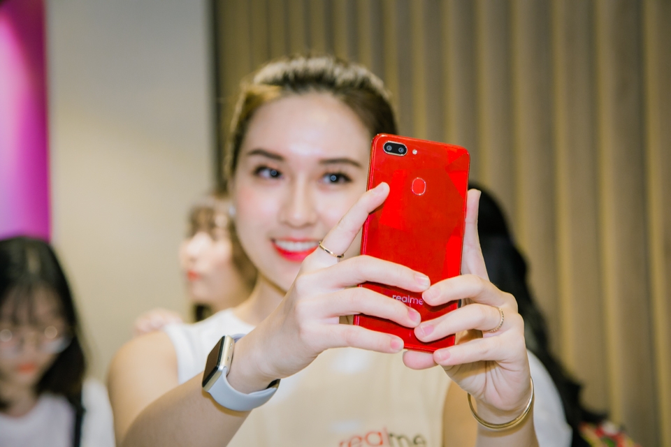 realme ra mắt 01