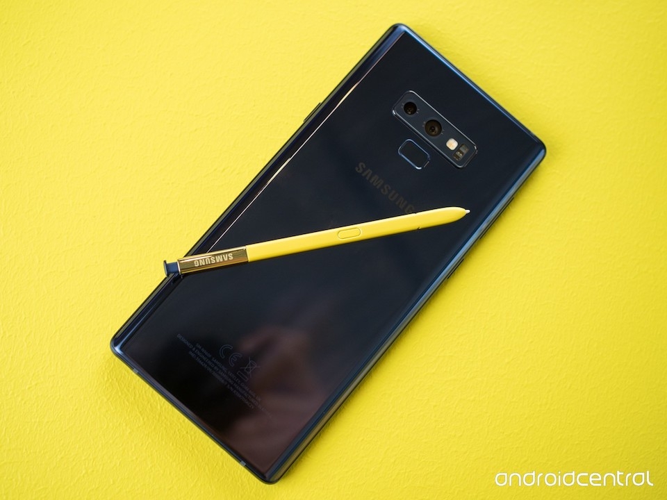 Bút S-Pen chính là sự khác biệt lớn giữa Note 9 và iPhone X.