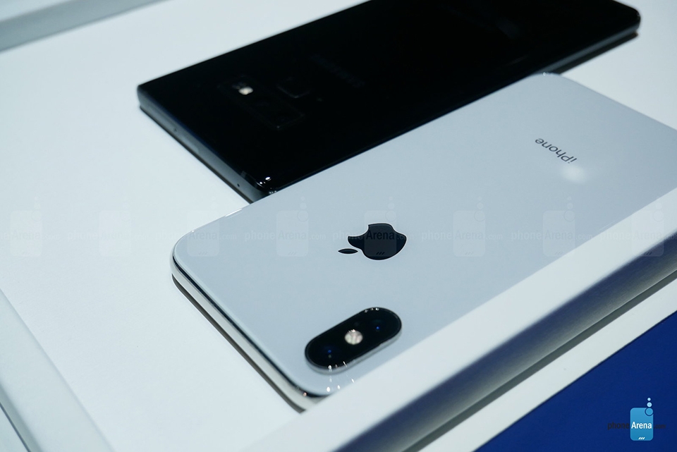 So sánh Galaxy Note 9 và iPhone X (ảnh 5) So sánh Galaxy Note 9 và iPhone X (ảnh 5)