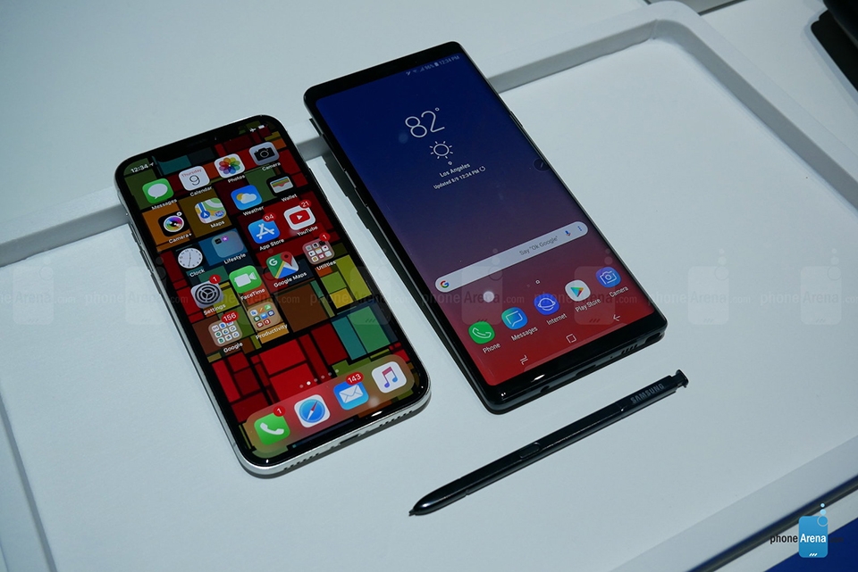 So sánh Galaxy Note 9 và iPhone X (ảnh 3) So sánh Galaxy Note 9 và iPhone X (ảnh 3)