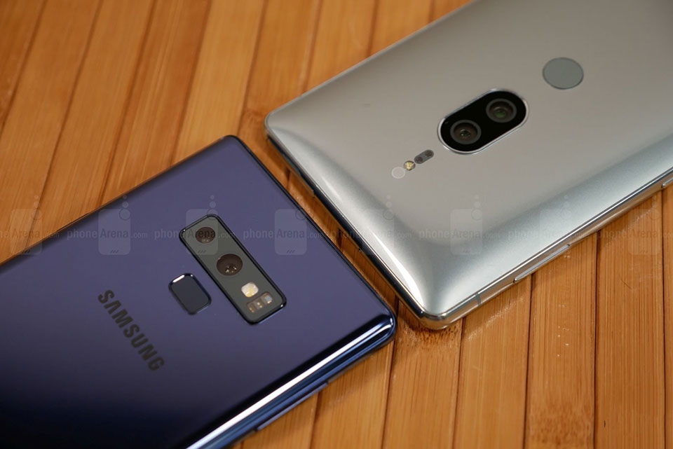 Samsung Galaxy Note 9 và Sony Xperia XZ2 Premium Samsung Galaxy Note 9 và Sony Xperia XZ2 Premium