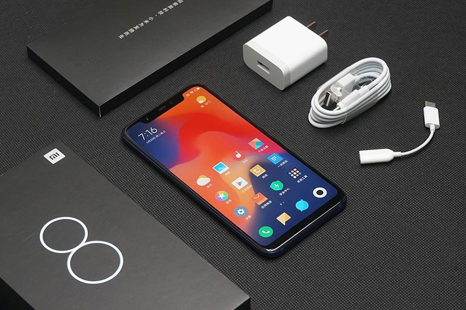 Xiaomi Mi 8 có thêm bản 8GB RAM và 128GB lưu trữ