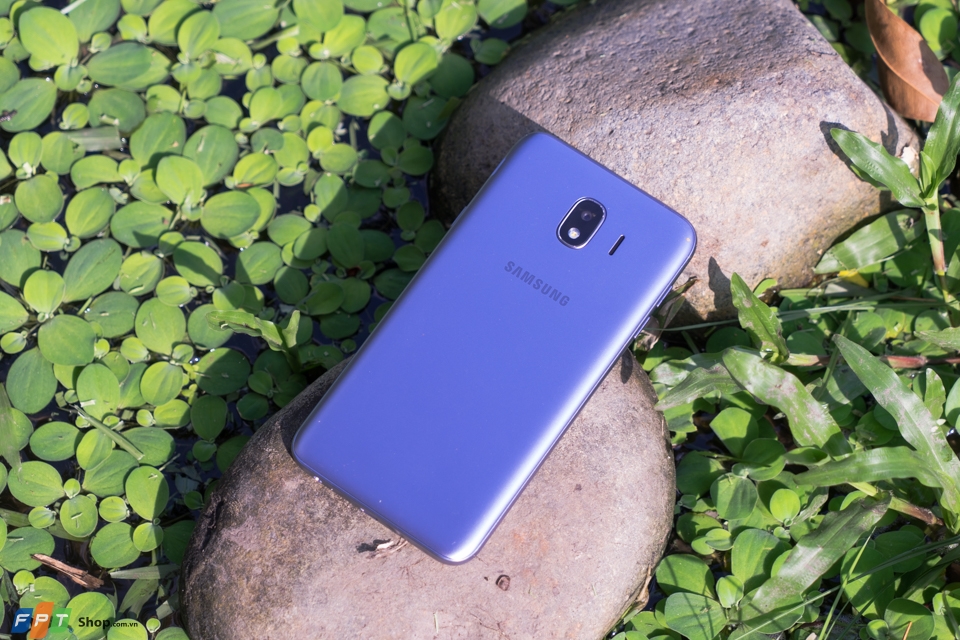 Có 4 lưu ý mà người dùng cần biết khi lựa chọn một chiếc smartphone tầm trung.