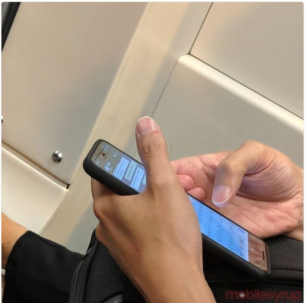 Rò rỉ ảnh thực tế Google Pixel 3 XL với thiết kế “tai thỏ” 1