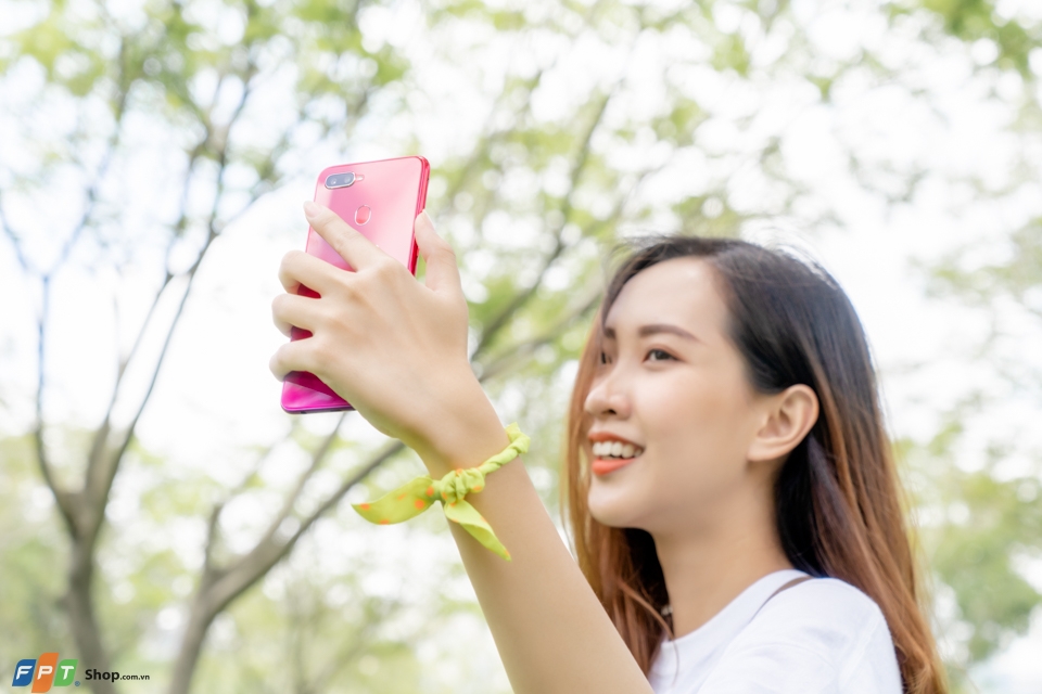 Đặt trước OPPO F9 (ảnh 2) Đặt trước OPPO F9 (ảnh 2)
