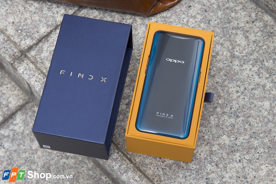 FPT Shop tặng 100% lãi suất cho khách mua siêu phẩm OPPO Find X