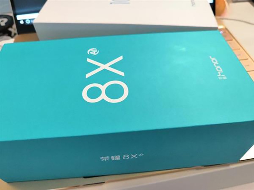 Rò rỉ vỏ hộp Honor 8X Rò rỉ vỏ hộp Honor 8X