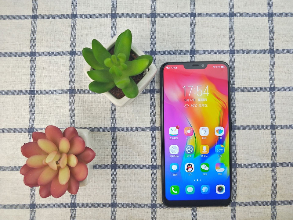 Trên tay Vivo Y83