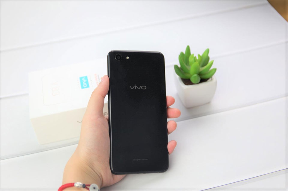 Trên tay Vivo Y83