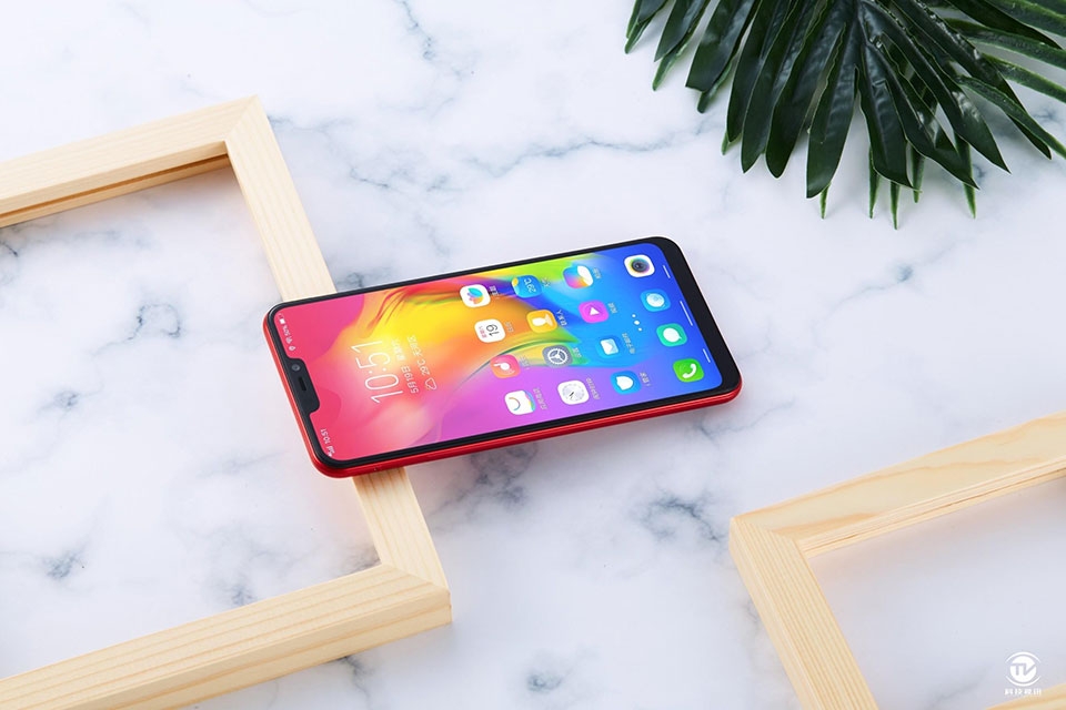 Trên tay Vivo Y83