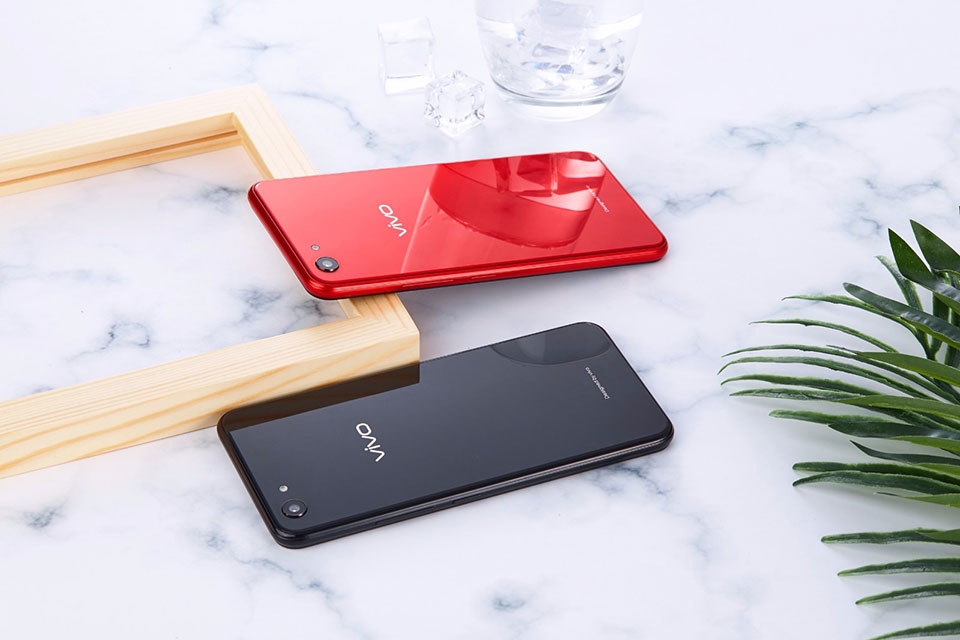 Trên tay Vivo Y83
