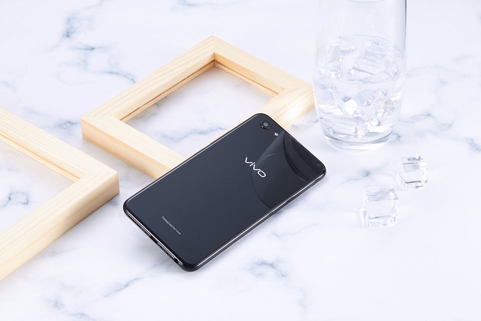 Trên tay Vivo Y83