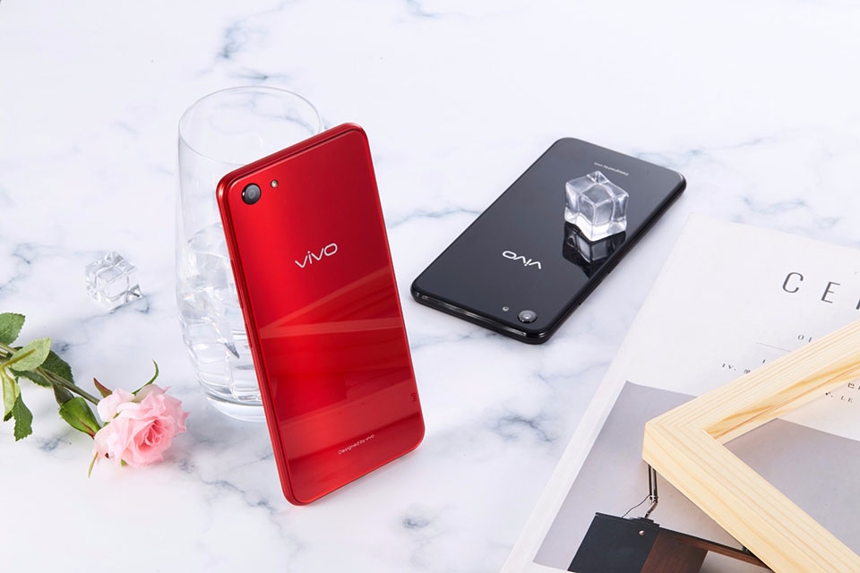 Trên tay Vivo Y83