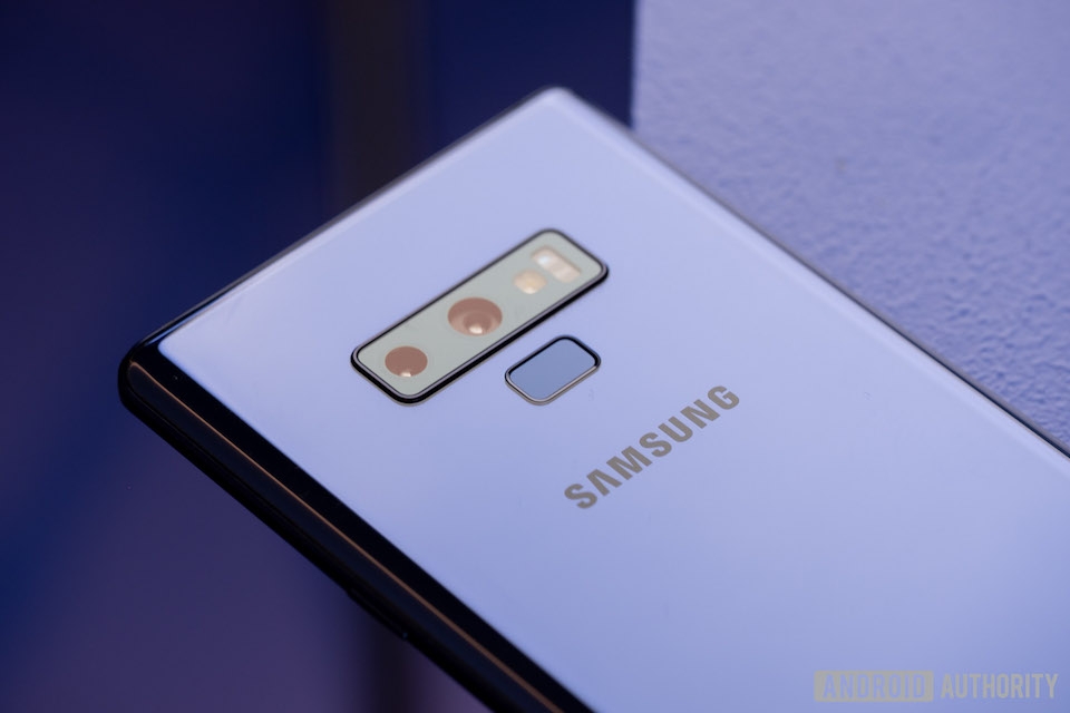 Doanh số đặt hàng Galaxy Note 9 vượt qua Galaxy S9 Sự thay đổi nhỏ về thiết kế cùng công nghệ và những tính năng mới đã giúp Note 9 đạt doanh số đặt hàng ấn tượng.