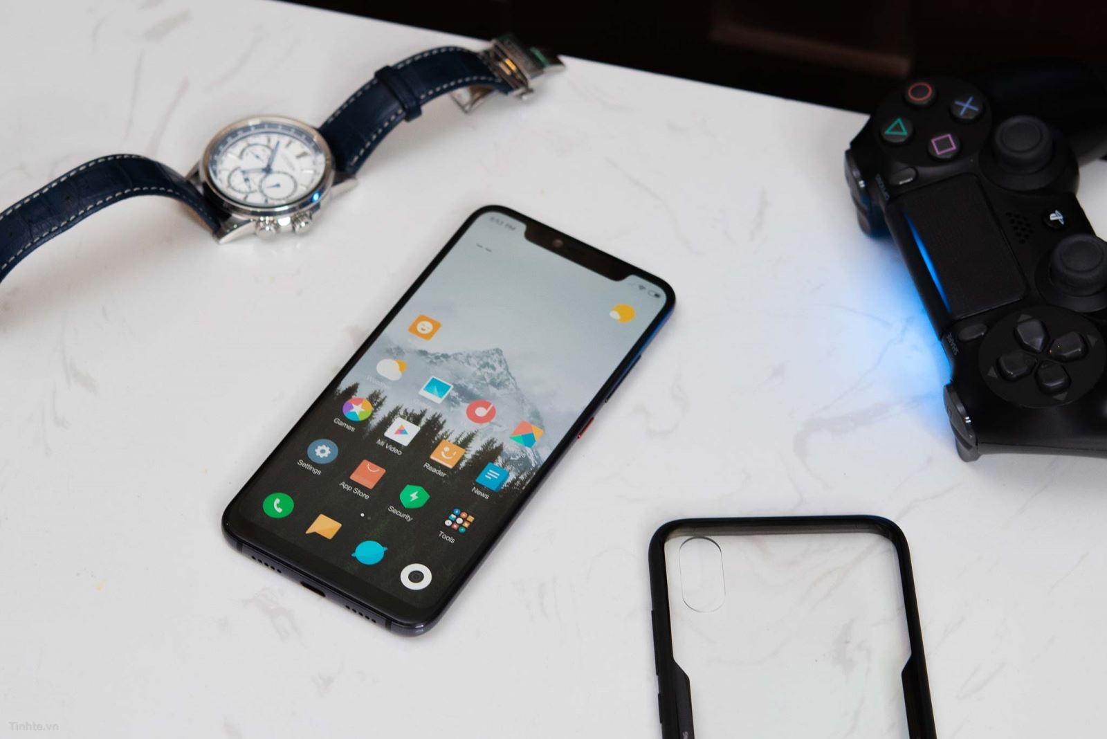 Xiaomi Mi 8 EE Xiaomi Mi 8 EE