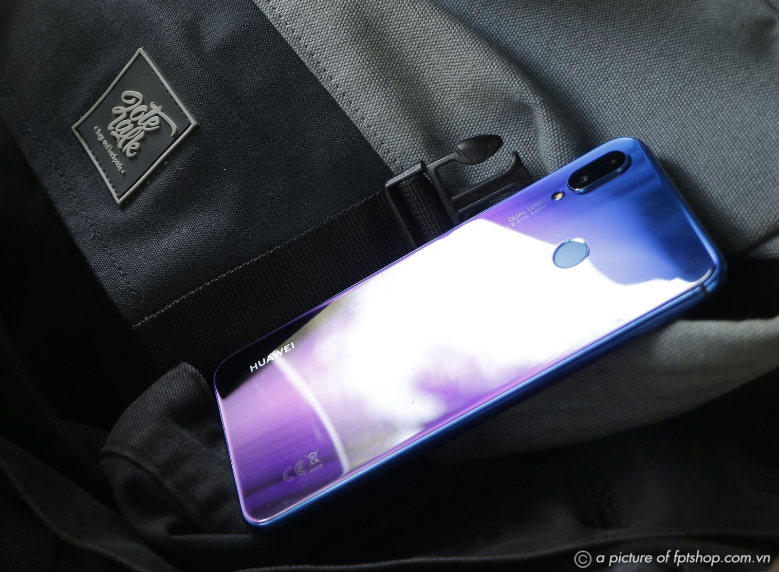 FPT Shop tặng thêm tai nghe bluetooth AM61 khi mua Huawei Nova 3i