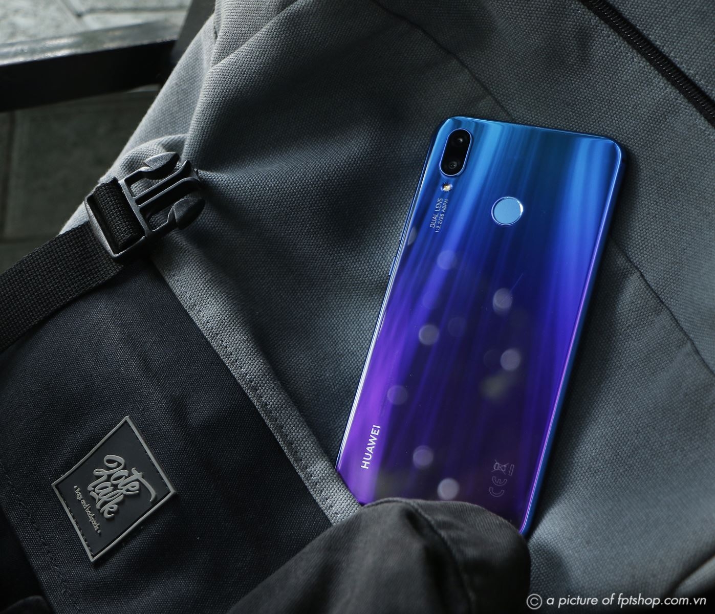 FPT Shop tặng thêm tai nghe bluetooth AM61 khi mua Huawei Nova 3i