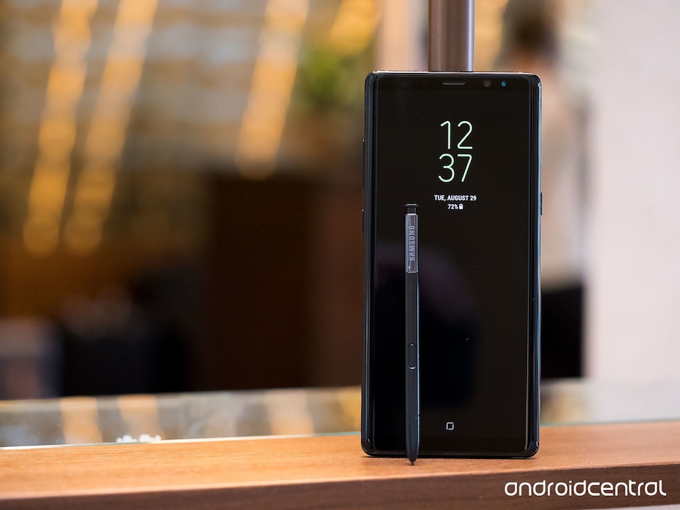 Những điều thú vị về thẻ nhớ microSD trên Galaxy Note 9 Thẻ nhớ microSD được thiết kế để lưu trữ hình ảnh, video hay tài liệu.