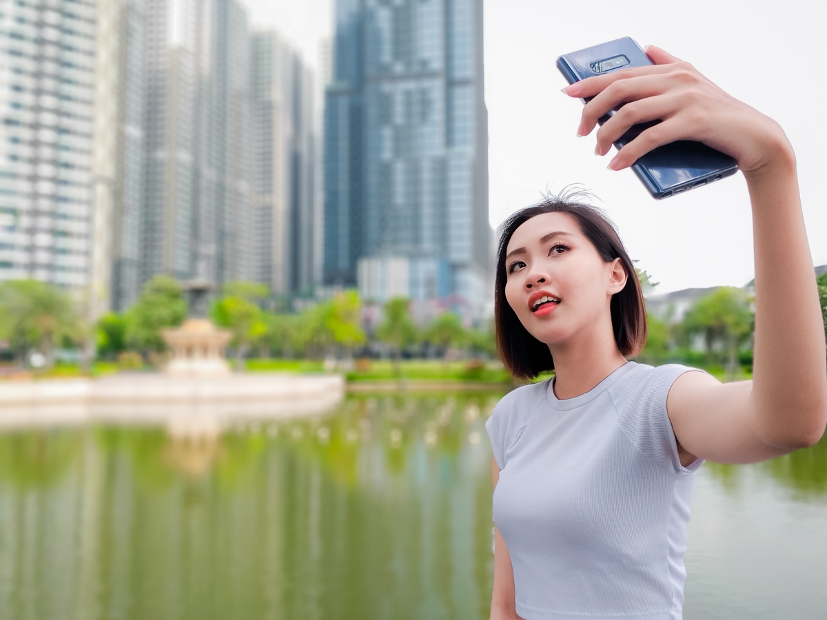 Camera galaxy J8 08