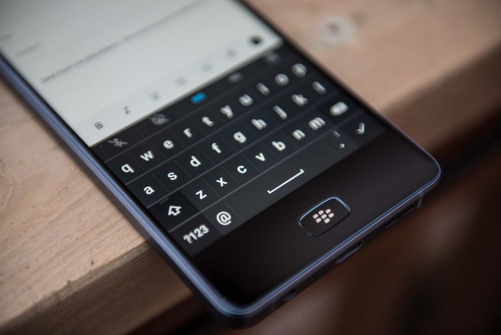 10 smartphone có thời lượng pin tốt nhất thế giới hiện nay 3