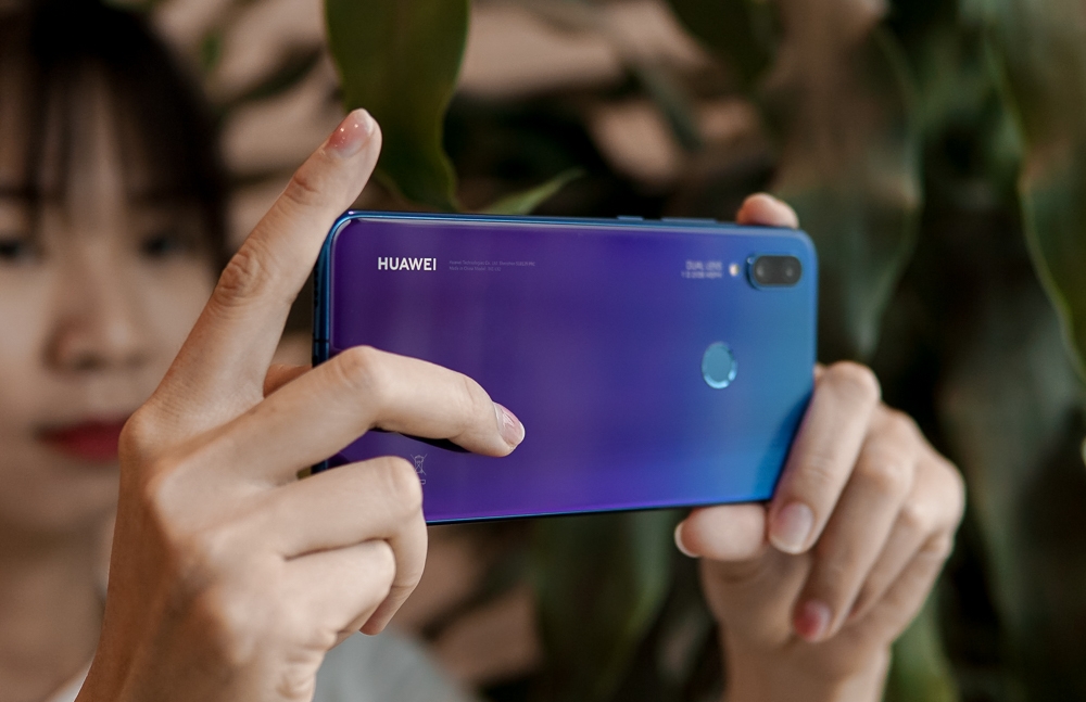 Huawei Nova 3i - Giá tham khảo 6.990.000 đồng