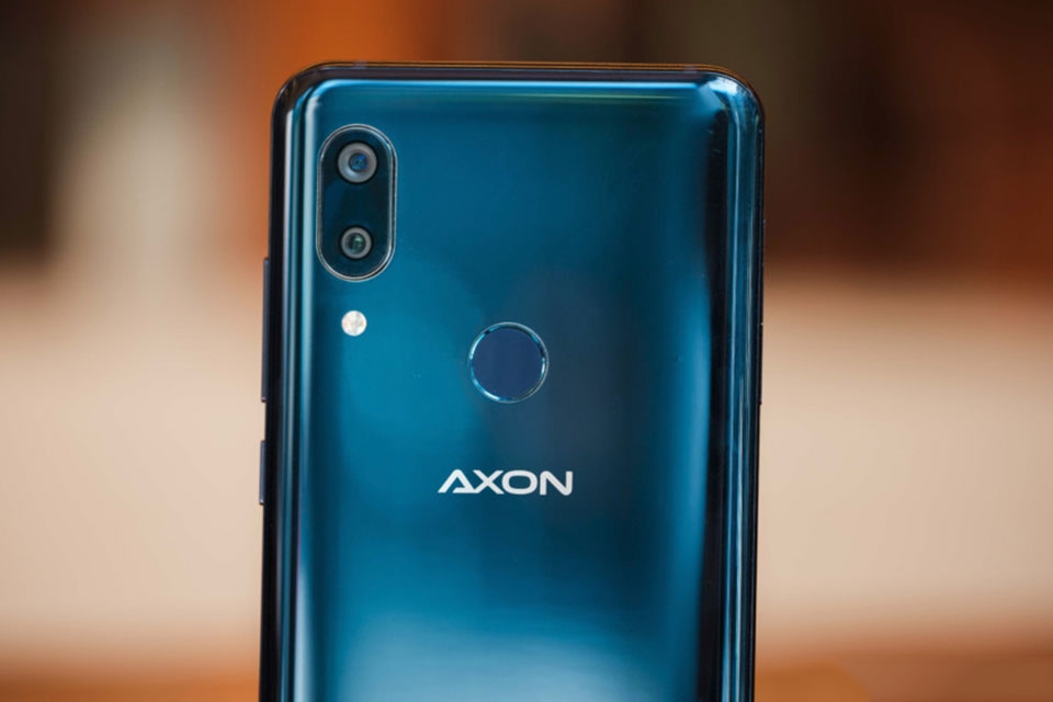 Trên tay ZTE Axon 9 Pro