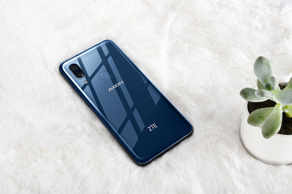 Trên tay ZTE Axon 9 Pro
