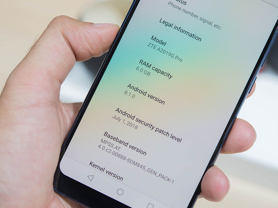 Trên tay ZTE Axon 9 Pro