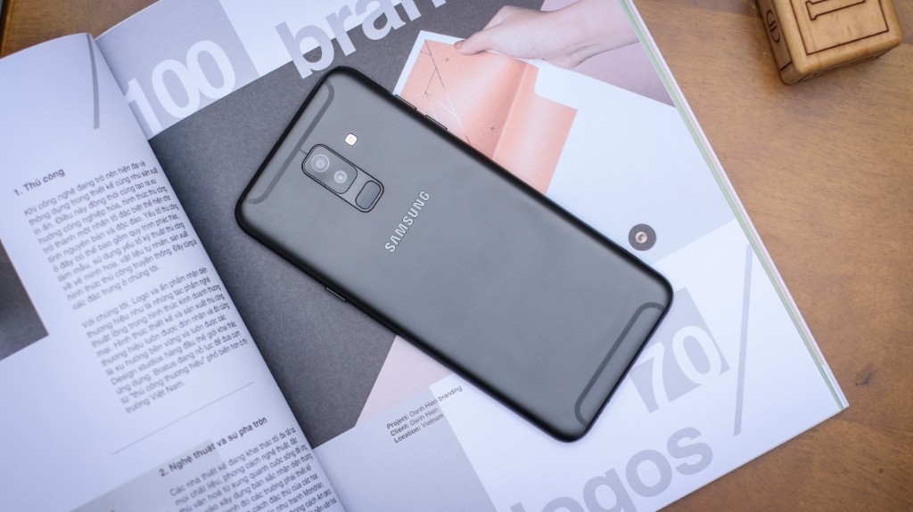 Galaxy A6+ màn hình tràn cạnh, camera kép 16MP giảm giá tại FPT Shop Galaxy A6+ màn hình tràn cạnh, camera kép 16MP giảm giá tại FPT Shop