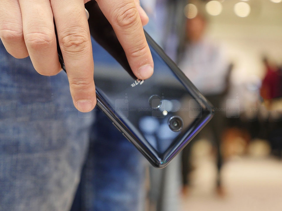 LG G7 Fit