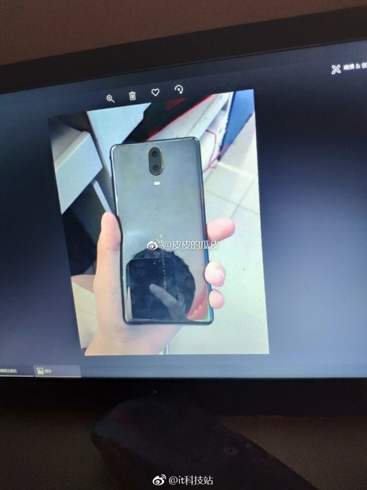 Tất tần tật những điều cần biết về Xiaomi Mi Mix 3 2