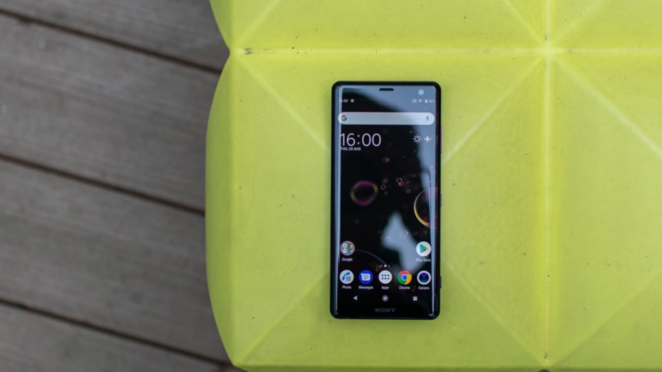 So sánh iPhone X và Xperia XZ3 (ảnh 1)