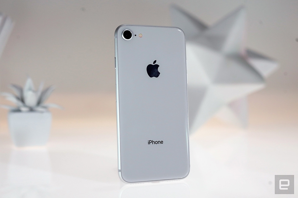2018 sẽ là năm chấm hết cho những chiếc smartphone có màn hình “bé hạt tiêu”? (ảnh 2)
