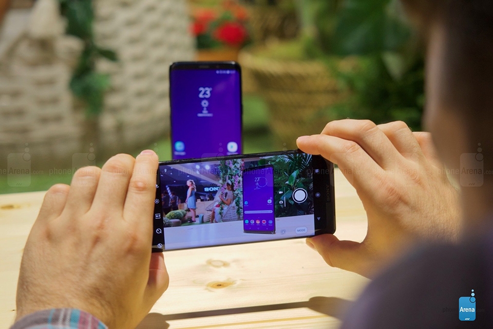 So sánh Xperia XZ3 và Galaxy S9+ (ảnh 6)