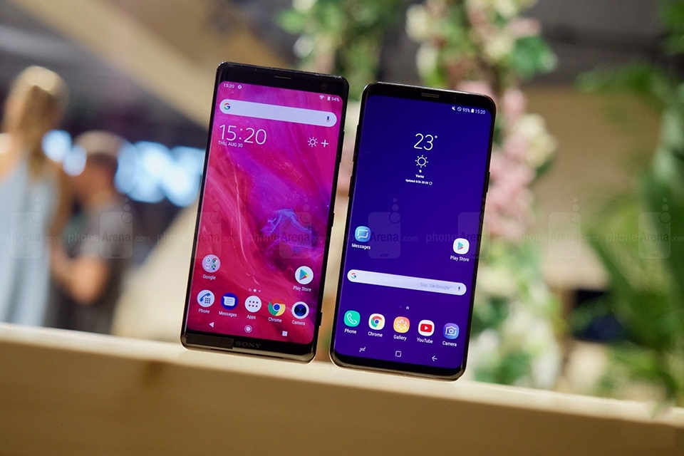 So sánh Xperia XZ3 và Galaxy S9+ (ảnh 1)