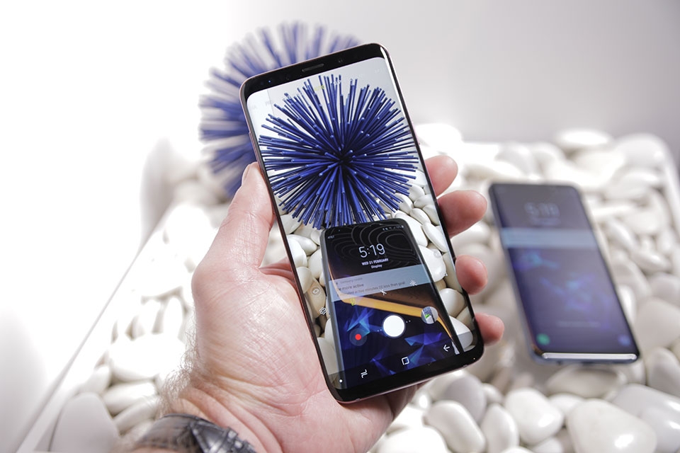 So sánh Xperia XZ3 và Galaxy S9+ (ảnh 5)