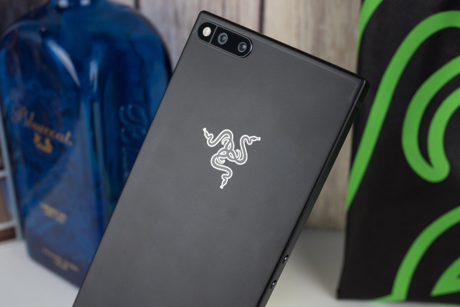 Razer Phone 2 sẽ được trang bị hiệu ứng đèn LED đổi màu Chroma